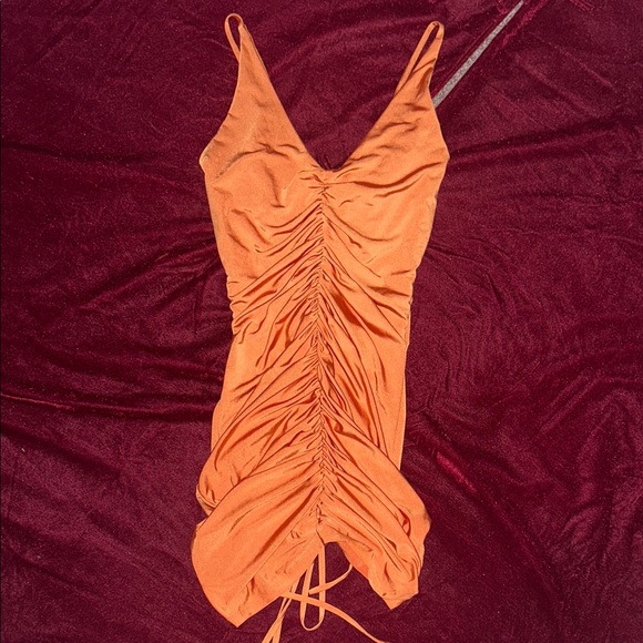 Orange Bodycon runched dress - Picture 3 of 3